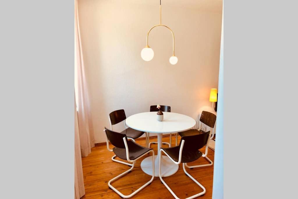 Charmant Leben Im Textilviertel - Stilvolle Wohnung - Zentral Und Ruhig Augsburg Luaran gambar