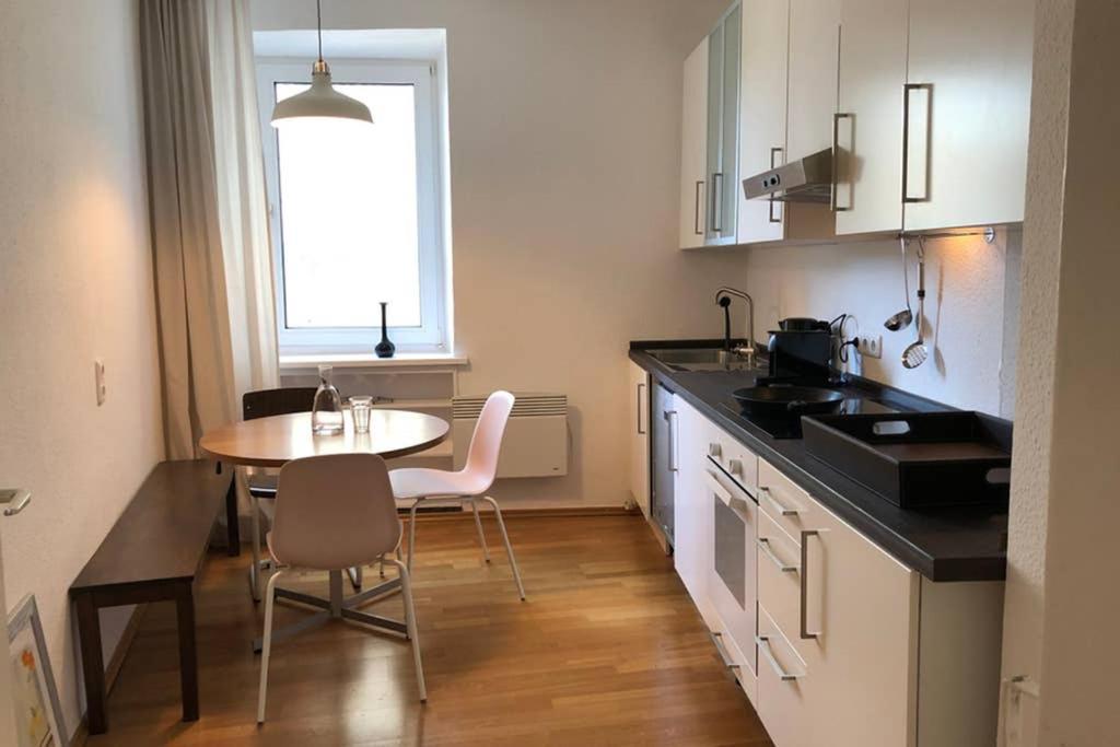 Charmant Leben Im Textilviertel - Stilvolle Wohnung - Zentral Und Ruhig Augsburg Luaran gambar